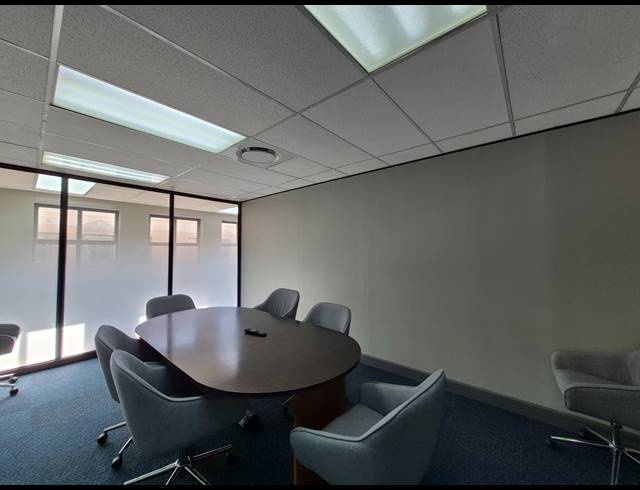 109M² OFFICE TO LET IN DUNKELD WEST